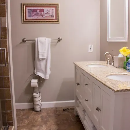 Holiday home Hall Of Fame Private Resort-9 Miles To Downtown Pools Arcade