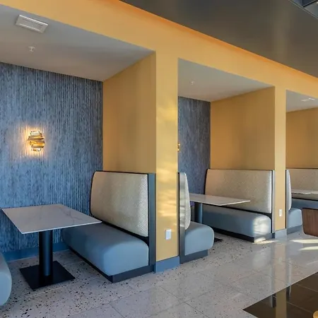 Modern 2Br Near Domain & Tech Apartment *