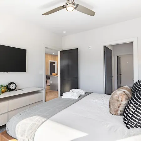 Sleeps 18 3 Modern Midtown W Gym Pool Walkable To Shops Eats Nashville