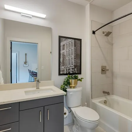 Holiday home Sleeps 18 3 Modern Midtown W Gym Pool Walkable To Shops Eats
