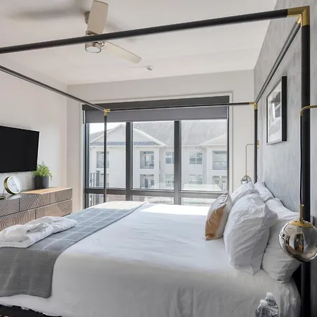 Sleeps 18 3 Modern Midtown W Gym Pool Walkable To Shops Eats Holiday home Nashville
