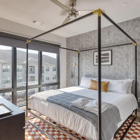Sleeps 18 3 Modern Midtown W Gym Pool Walkable To Shops Eats *