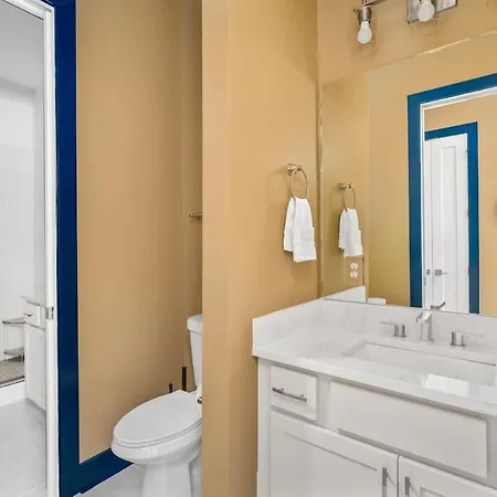 Chic Oasis 2 Miles From Dt - Pool Table - B-dashy *