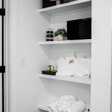 2-bed 2-bath Luxury Retreat *
