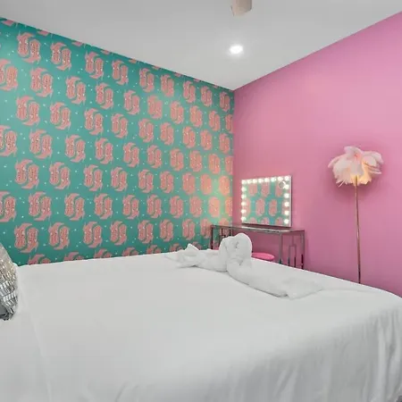 Holiday home Girls' Getaway - Flamingle House - Broadway 2 Miles - Rooftop - Wow Nashville