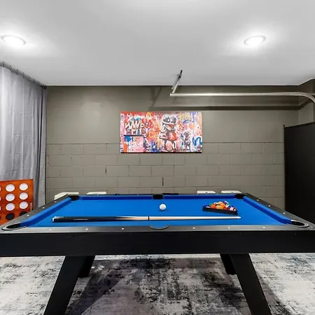 14 Bed Luxe Retreat With Game & Perfect For Large Groups! Holiday home Nashville