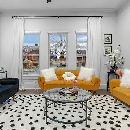 14 Bed Luxe Retreat With Game & Perfect For Large Groups! *