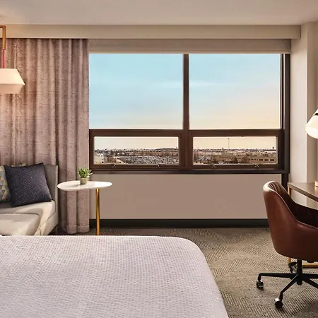 Hotel Downtown - Stadium By Ihg