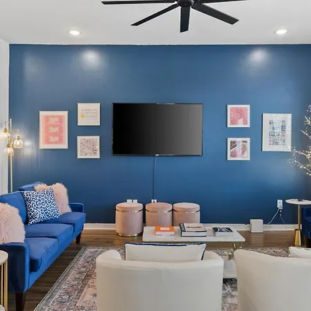 3 Miles To Broadway -garage, Patio, Walk To Shops