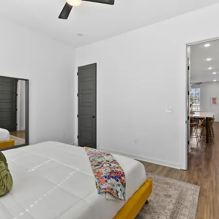 3 Miles To Broadway -garage, Patio, Walk To Shops * Nashville