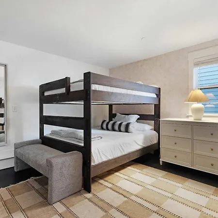 The Magnolia House - 7 Beds & Full Of Charm