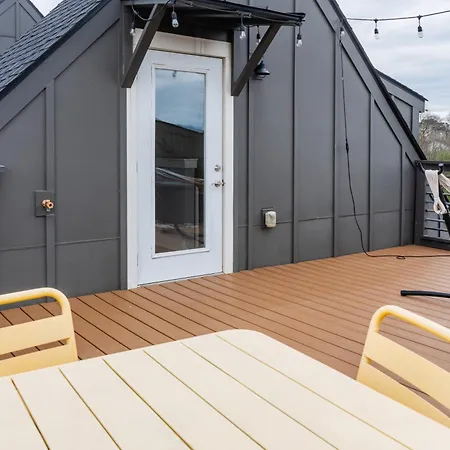 Modern Townhouse Rooftop Garage * Nashville