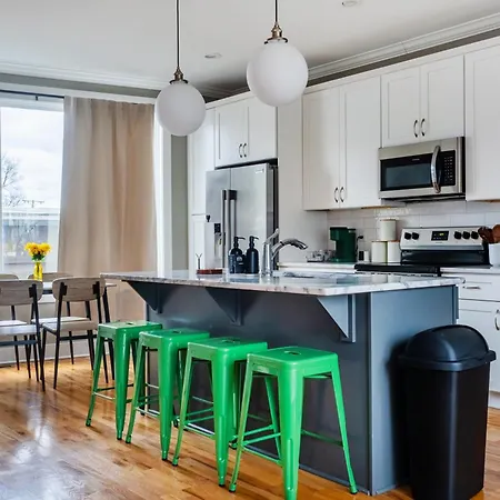 Modern Townhouse Rooftop Garage Holiday home