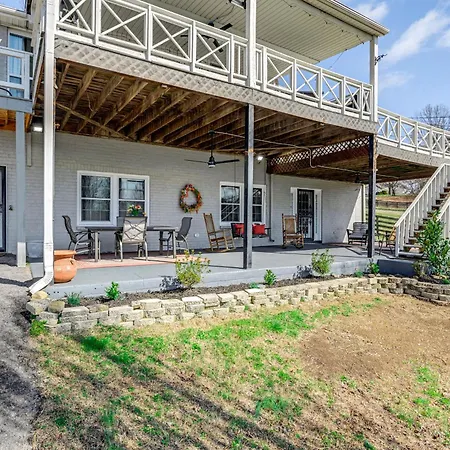 Apartment Rustic Cowboy Ranch Retreat: Near Nashville