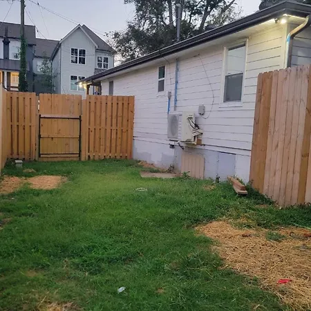 Beautiful, Enchanting, Private, 1 Bedroom 1 Bath Apartment