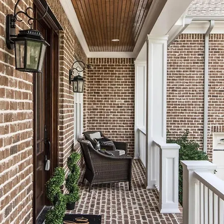 Luxe Large With Movie Room, Hot Tub, Garage * Nashville
