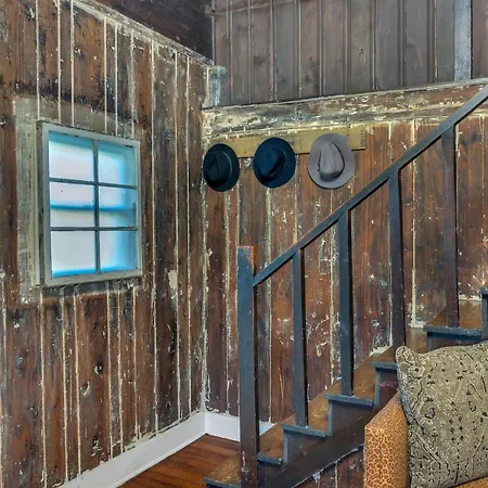 River Rustic Retreat - 15 Mins From Dt Holiday home *