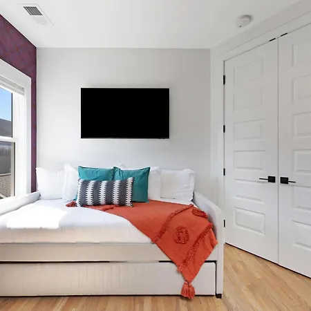 The Willie - Newly Redesigned, Game & Rooftop Holiday home Nashville