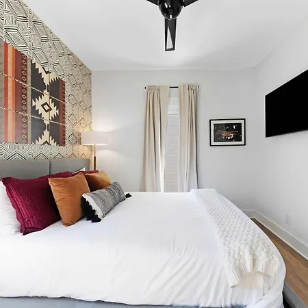 The Willie - Newly Redesigned, Game & Rooftop Holiday home Nashville