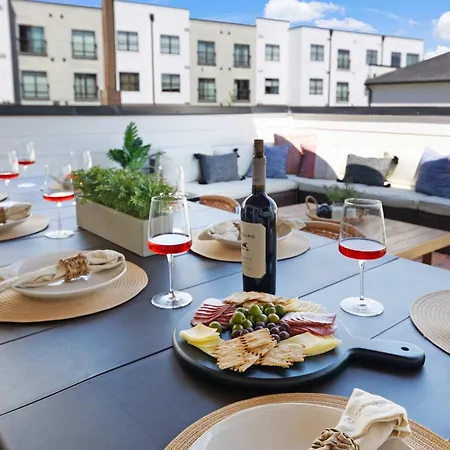 The Willie - Newly Redesigned, Game & Rooftop