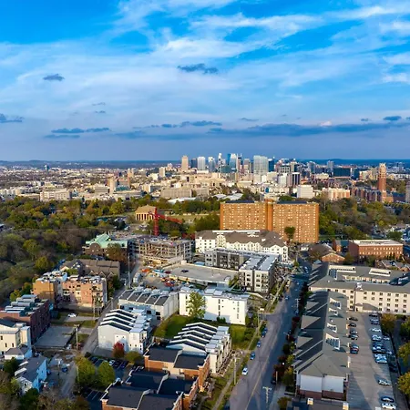 Walkable Midtown Location Modern Amenities Pool Gym Anthem By Avantstay * Nashville
