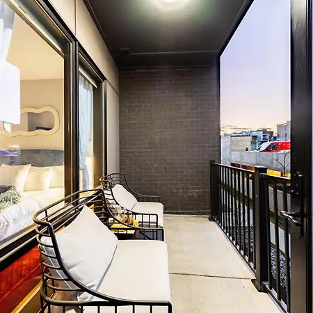 Walkable Midtown Location Modern Amenities Pool Gym Anthem By Avantstay Holiday home Nashville