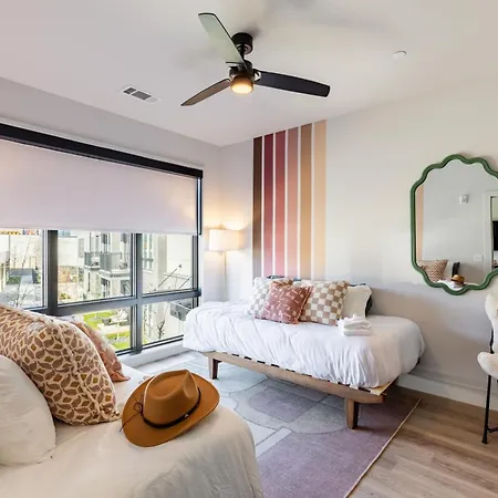 Walkable Midtown Location Modern Amenities Pool Gym Anthem By Avantstay Holiday home Nashville