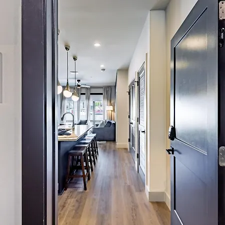 Walkable Midtown Location Modern Amenities Pool Gym Anthem By Avantstay Nashville