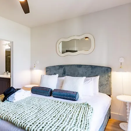 Walkable Midtown Location Modern Amenities Pool Gym Anthem By Avantstay Holiday home *