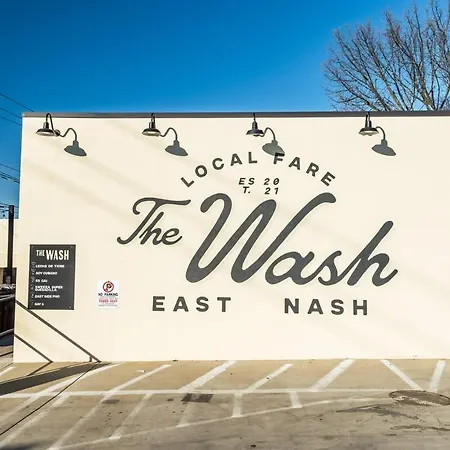 Hip East Music Food & Fun Nearby Holiday home *
