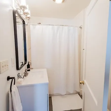 1009 Eastside Vibe - Big & Holiday home *