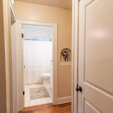 Cozy East Nash W Big Yard Holiday home