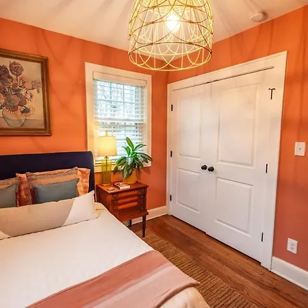 Cozy East Nash W Big Yard Holiday home