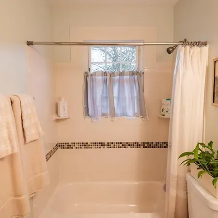 Holiday home Cozy East Nash W Big Yard