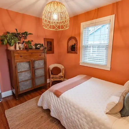 Cozy East Nash W Big Yard Holiday home Nashville