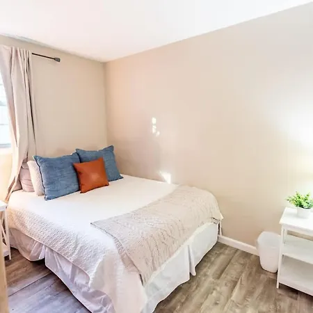 7 Min Drive To Broadway- Walkable Neighborhood Nashville
