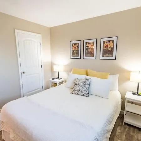 7 Min Drive To Broadway- Walkable Neighborhood Holiday home Nashville