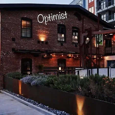 Sleeps 6-full Kitchen-4 Beds-big Couch-officespace * Nashville