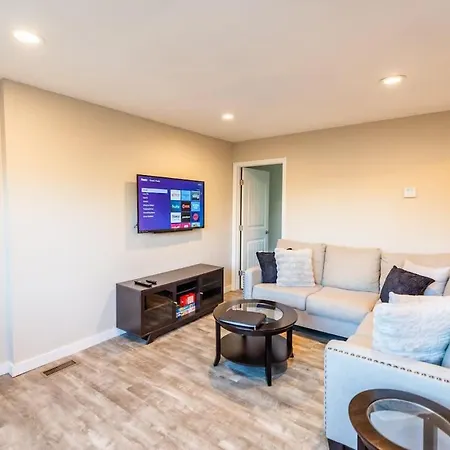 Sleeps 6-full Kitchen-4 Beds-big Couch-officespace *