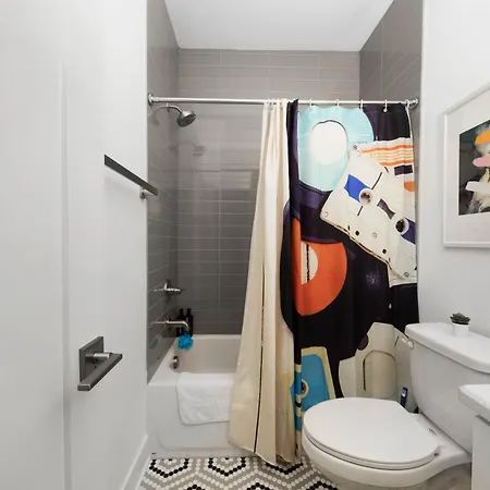 Chic Oasis 5 Mins To Broadway - 8 Beds - B-Nashy Holiday home