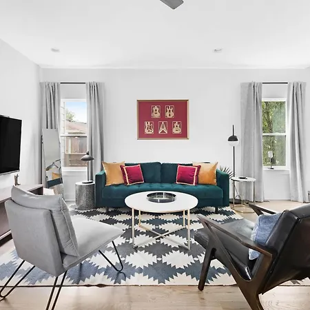 Chic Oasis 5 Mins To Broadway - 8 Beds - B-Nashy Holiday home
