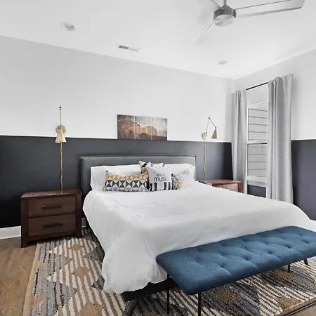 Chic Oasis 5 Mins To Broadway - 8 Beds - B-Nashy