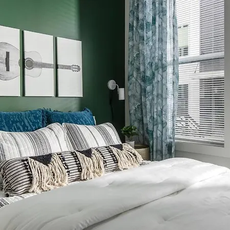 House Of Many Records - Brand New Spacious Luxury Nashville