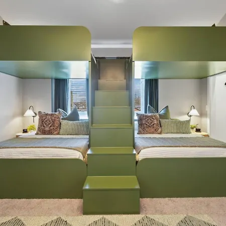Holiday home Vibrant In The Nations With Garage Walk To Restaurants And Shops
