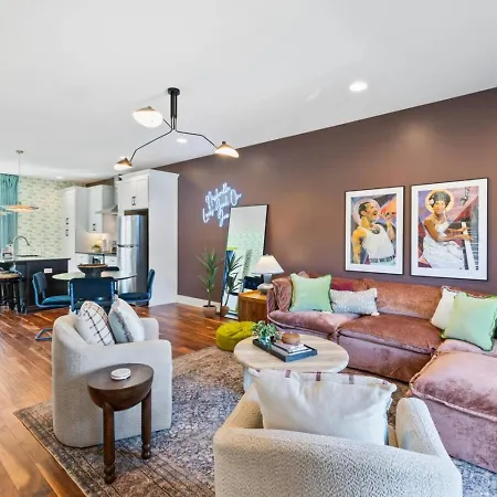 Holiday home Vibrant In The Nations With Garage Walk To Restaurants And Shops