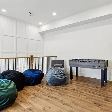 Luxury Retreat Sauna, Hot Tub & Fire Pit Holiday home Nashville
