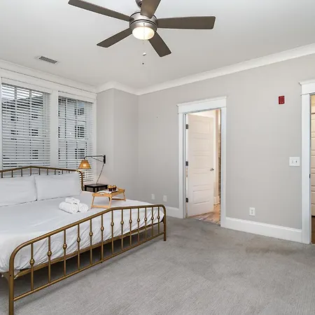 Holiday home Belwood Bloom - 2 Units - Walk To Centennial Park