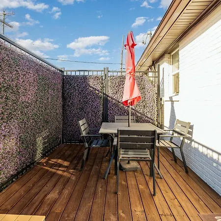 Holiday home Hidden Pearl-3 Units-private Patios-near Broadway Nashville