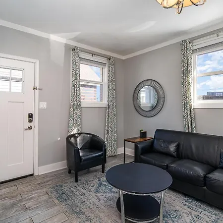 Hidden Pearl-3 Units-private Patios-near Broadway Holiday home *