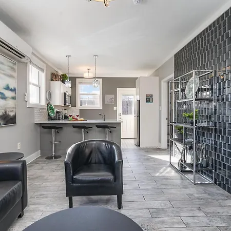 Hidden Pearl-3 Units-private Patios-near Broadway Holiday home *